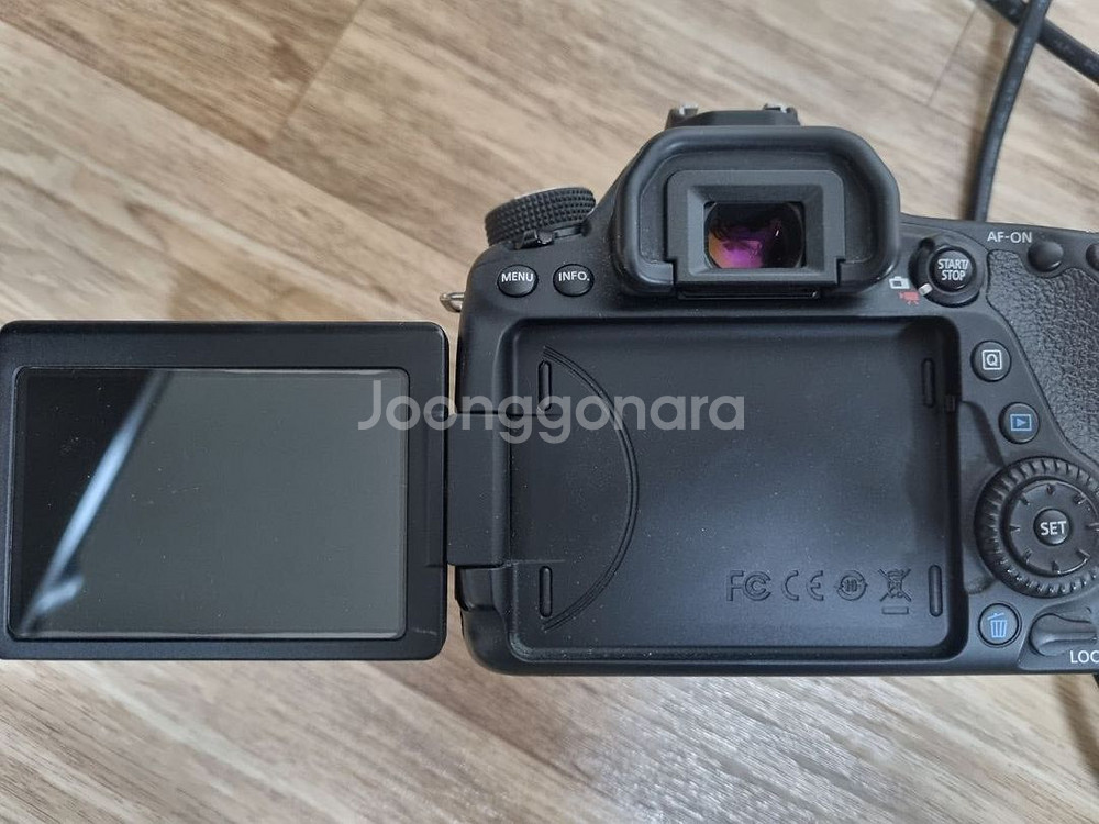 [개봉 제품] 캐논 EOS 80D + EF-S 18-55mm F3.5-5.6 IS STM 표준 줌렌즈 + 추가 구성--8