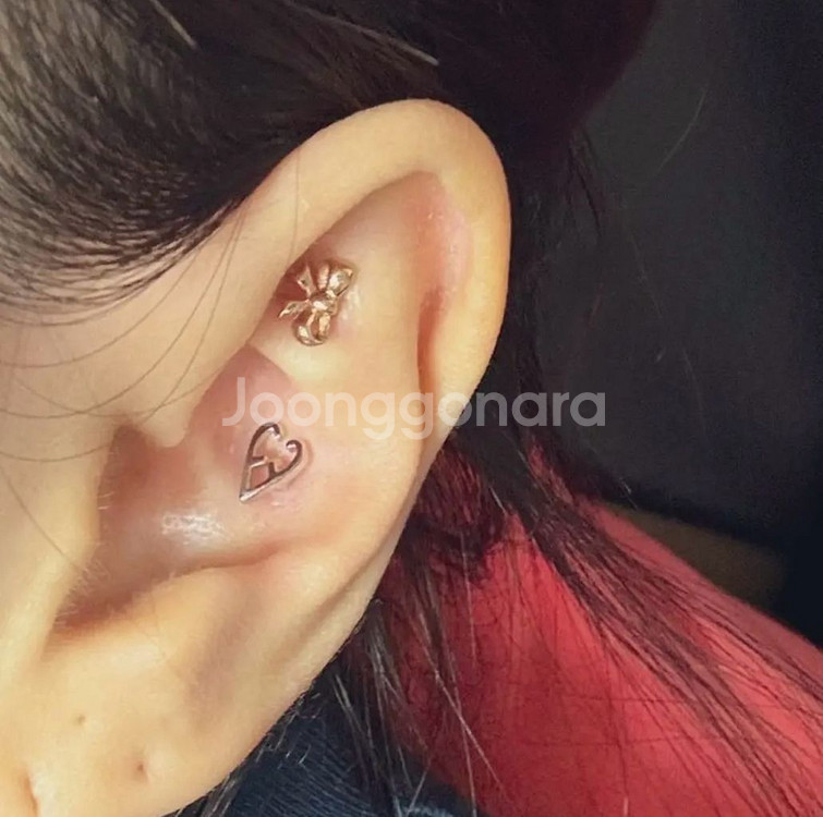 데이식스 원필 갑골하트 피어싱(귀걸이도 가능)--1