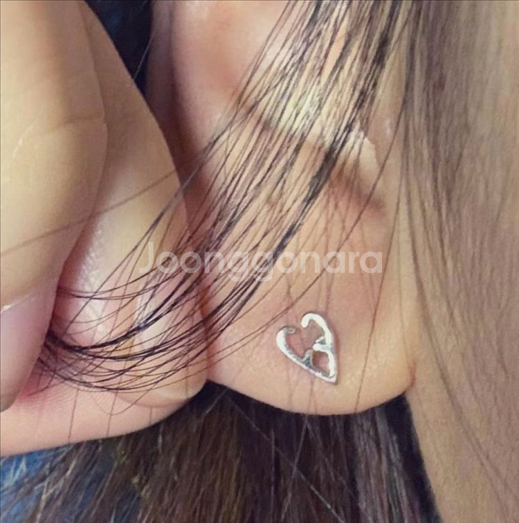 데이식스 원필 갑골하트 피어싱(귀걸이도 가능)--0
