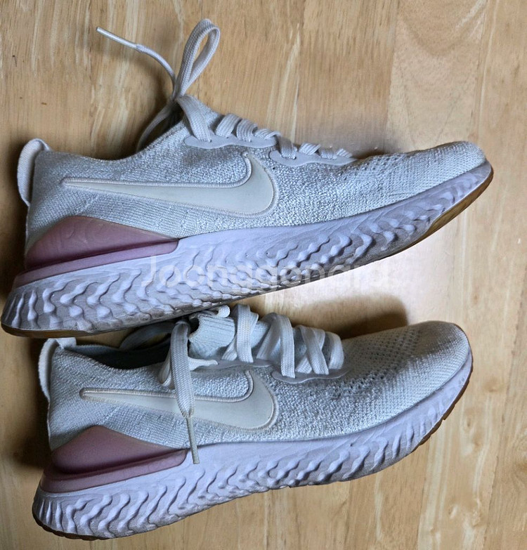 나이키 여성 운동화 240mm--1