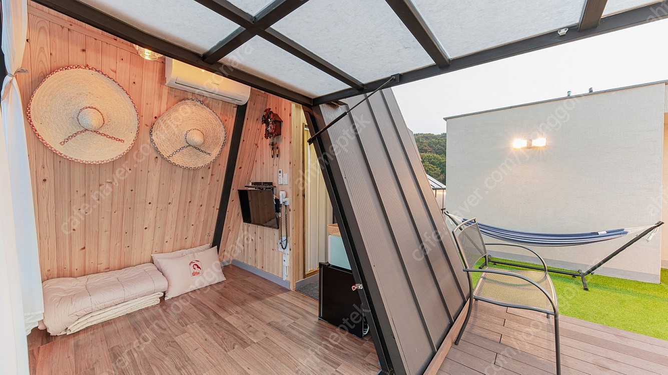 [가격인하] 삼각형 형태의 소형 농막 판매합니다.(화장실, 주방, 에어컨, TV등 전부 포함) 이미지