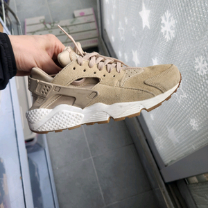 나이키 에어허라취 운동화 240