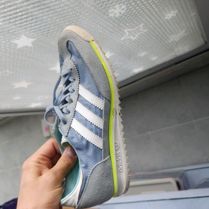 아디다스 SL72 빈티지 스니커즈 235