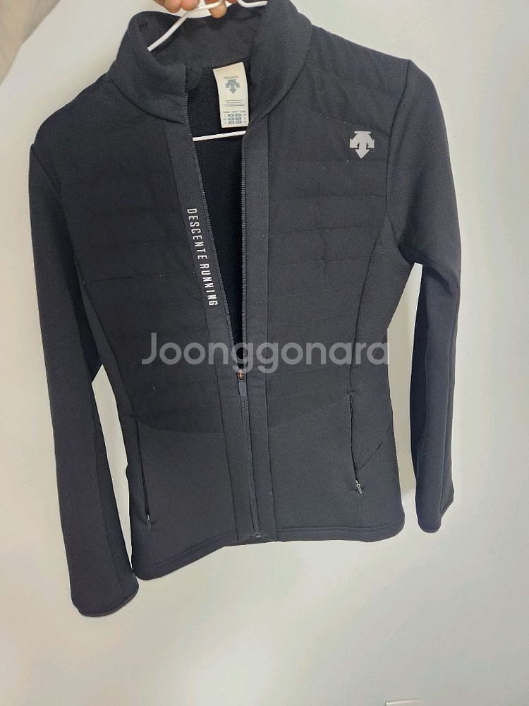 데상트 러닝 경량패딩 블랙 여성용85 S--0