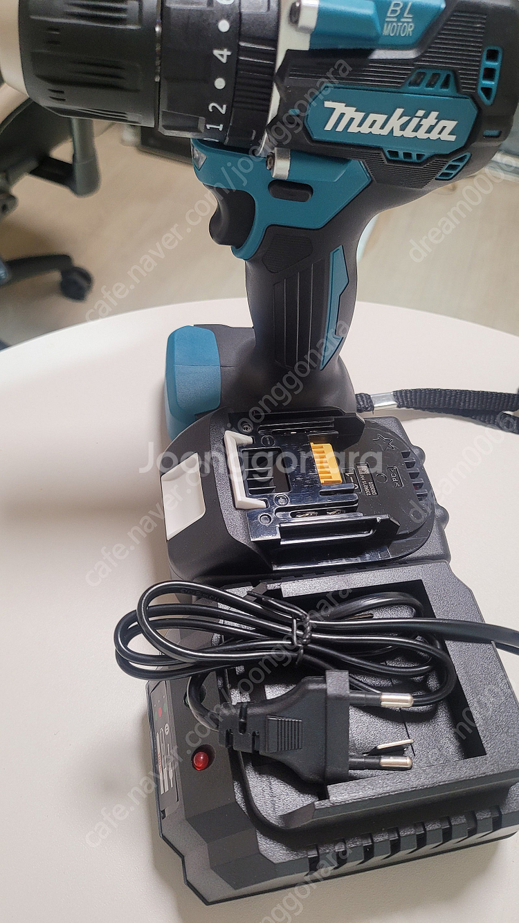 충전 전동드릴 팝니다.--3