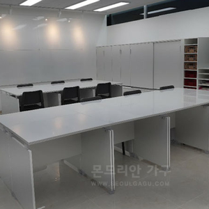 1인용 사무용 화이트 책상(가로1미터) - 1개당 1만원 / 총 9개 있습니다