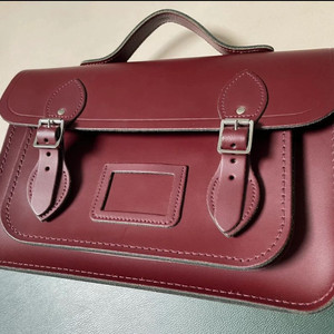 더캠브리지 사첼백 버건디