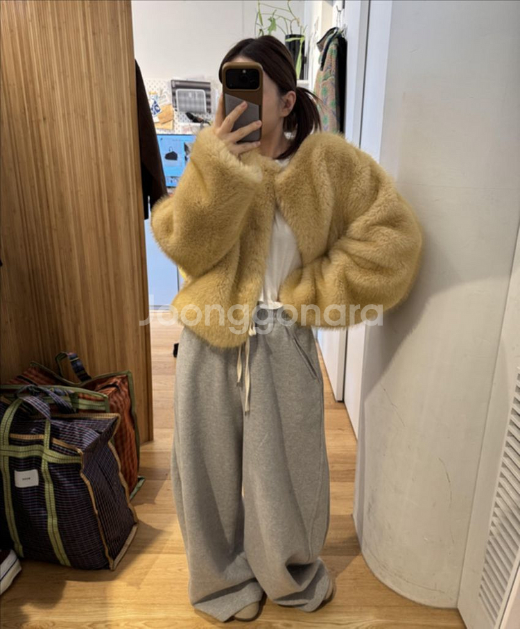 아웃핏 아루드 마크들리 딥뮤즈 미뉴에트메이비베이비--4