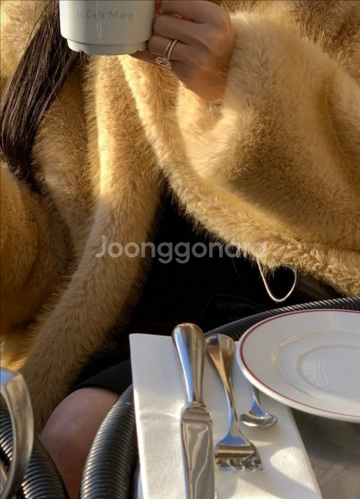 아웃핏 아루드 마크들리 딥뮤즈 미뉴에트메이비베이비--1