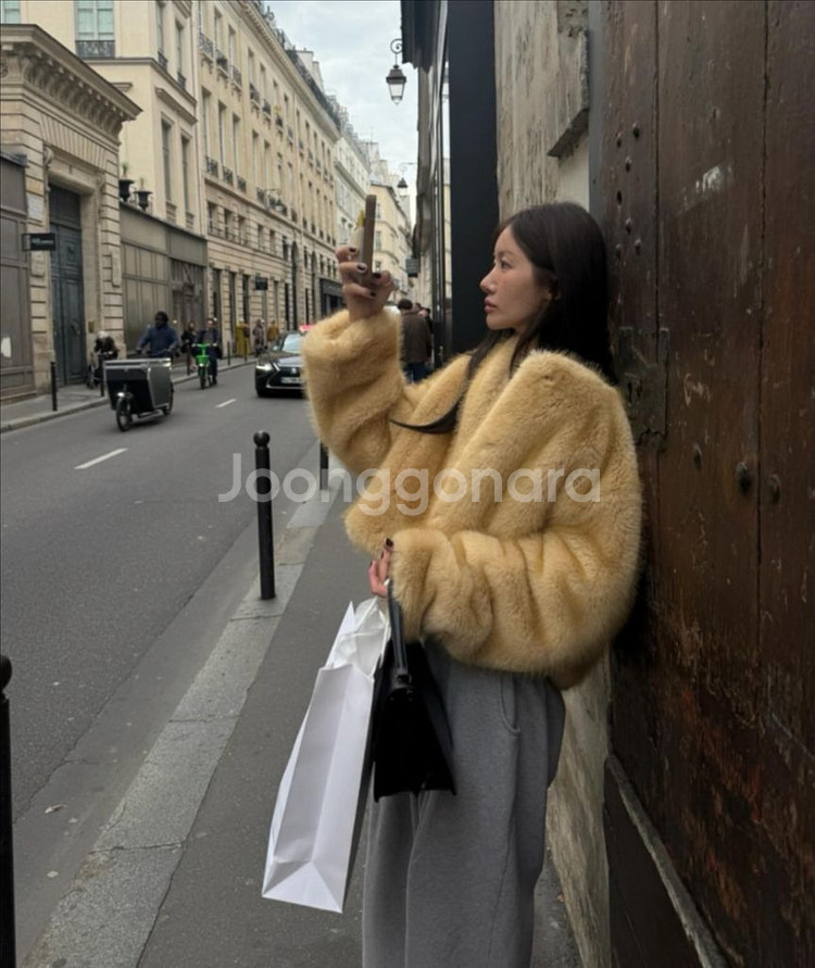 아웃핏 아루드 마크들리 딥뮤즈 미뉴에트메이비베이비--5