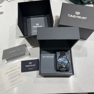 태그호이어 아쿠아레이서 300 43mm 청판 쿼츠 판매합니다.