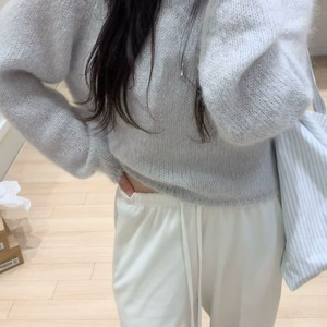 (새상품)누아누아 키드모헤어 브이 니트