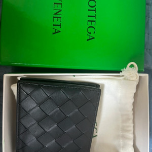 보테가베네타 인트레치아토 반지갑