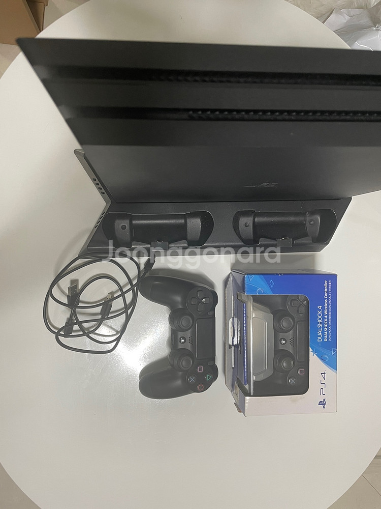 플스4 프로 PS4 Pro 1TB 본체 + 컨트롤러--2