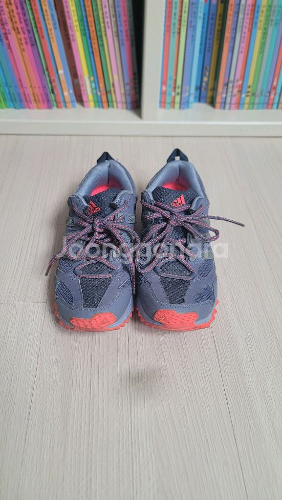 아디다스 트레일 런닝화 230--0