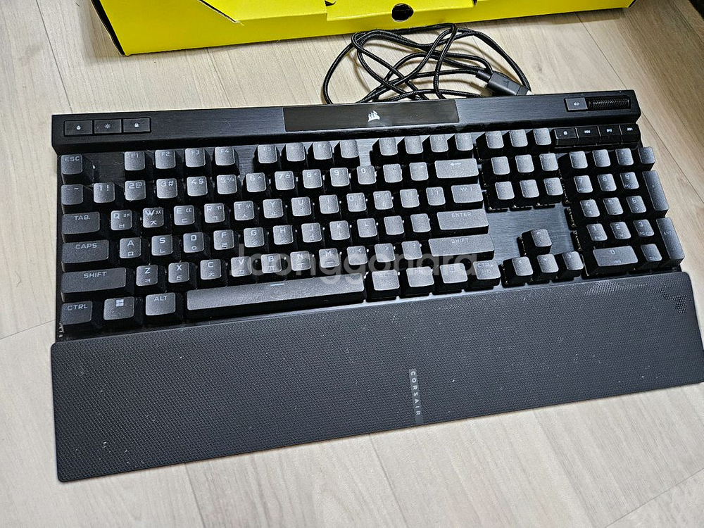 커세어 K70 rgb pro 은축(스피드축) 게이밍키보드--1