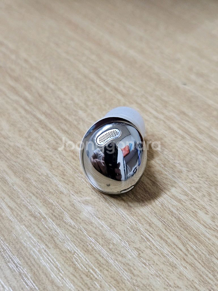 갤럭시 버즈프로 팬텀실버 왼쪽 SM-R190--2