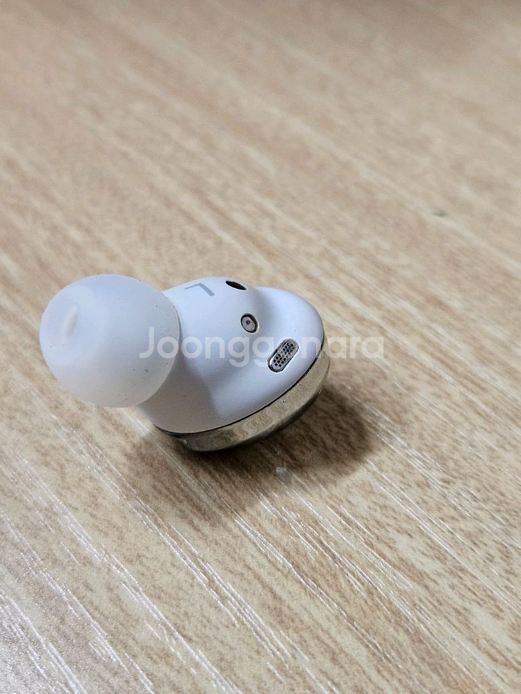 갤럭시 버즈프로 팬텀실버 왼쪽 SM-R190--3