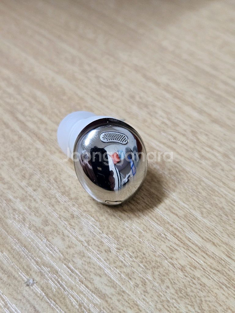 갤럭시 버즈프로 팬텀실버 오른쪽 SM-R190--1