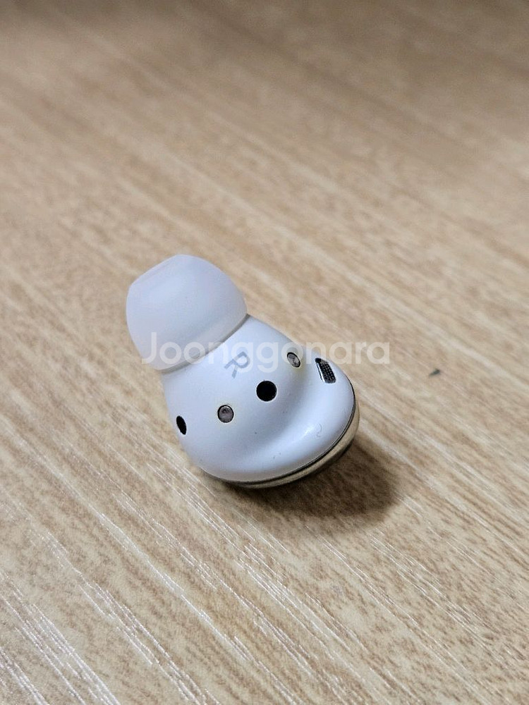 갤럭시 버즈프로 팬텀실버 오른쪽 SM-R190--3