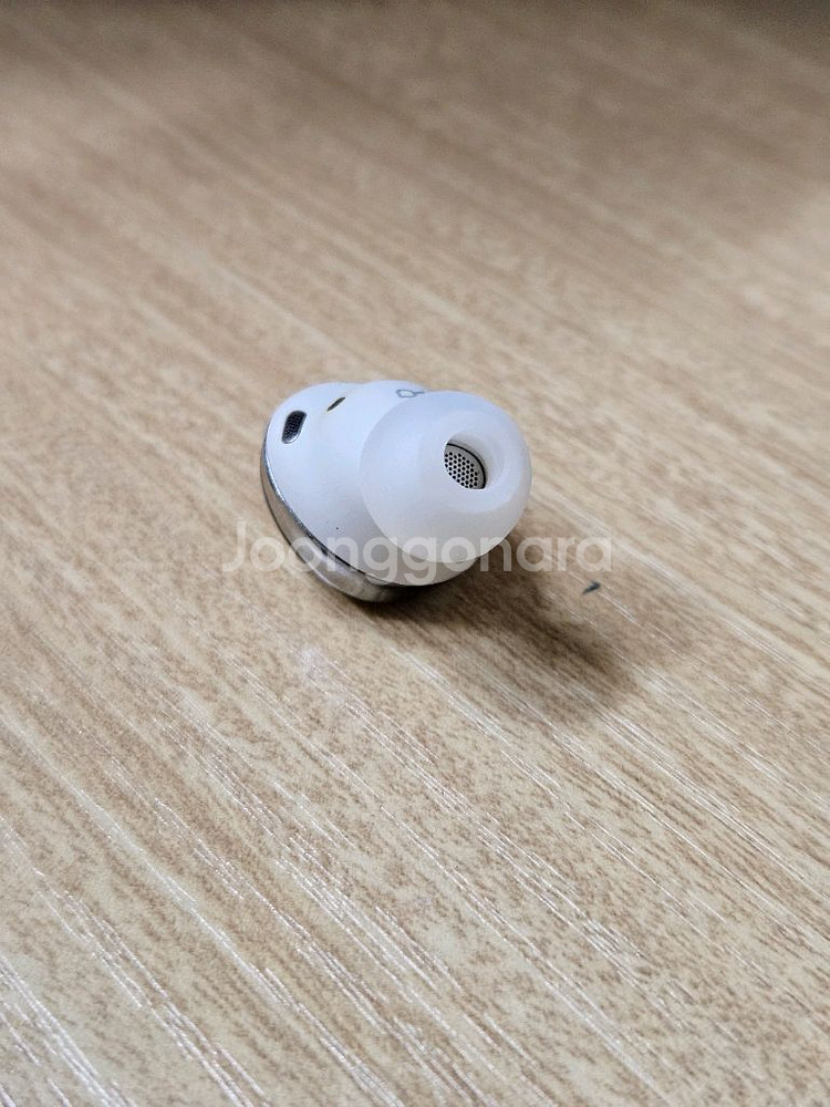 갤럭시 버즈프로 팬텀실버 오른쪽 SM-R190--4