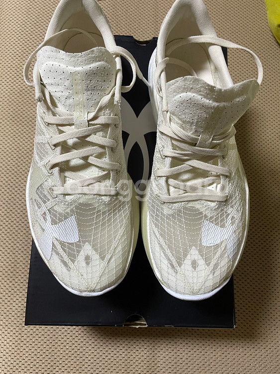 언더아머 벨로시티 엘리트 2 (265mm 카본화) 팝니다--1