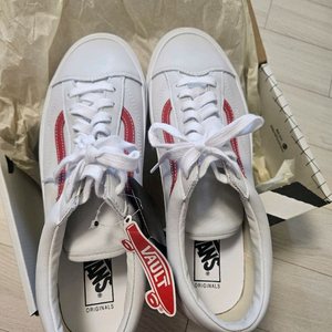 반스 볼트 og 스타일36 lx 285팝니다