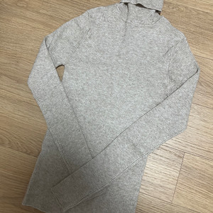 탑텐 여성 소프트터치 립 터틀넥 베이지 새상품급