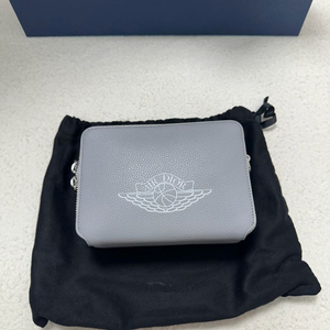 디올 조던 콜라보 미니백 메신저백 그레이