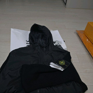 [L] 스톤아일랜드 크링클랩스 니트패딩