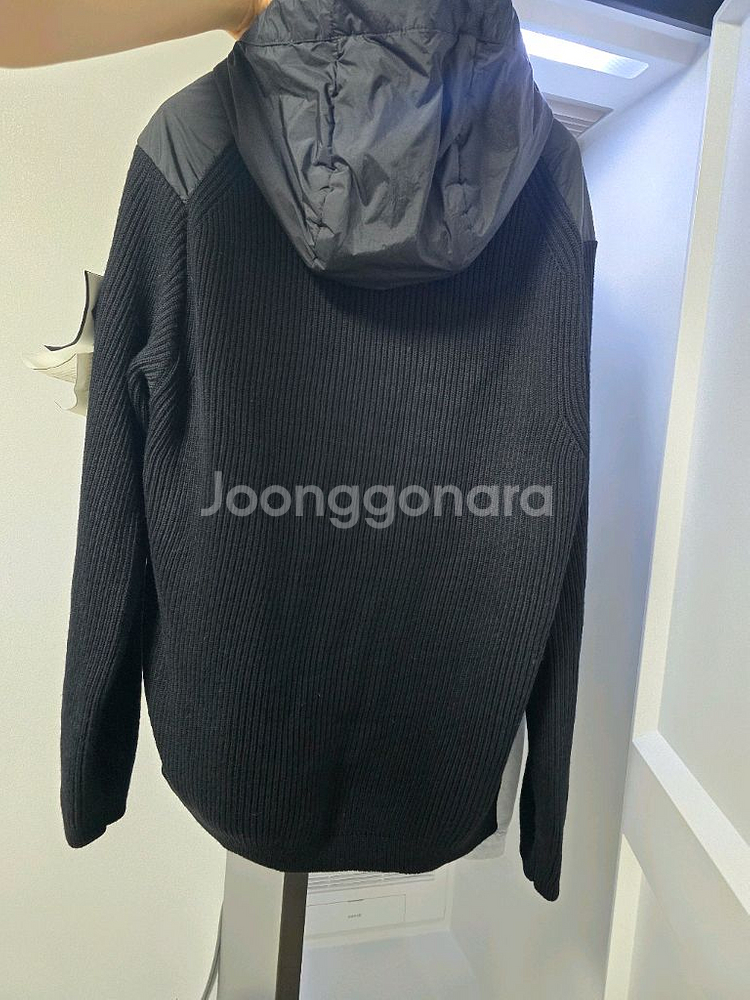 [L] 스톤아일랜드 크링클랩스 니트패딩--2