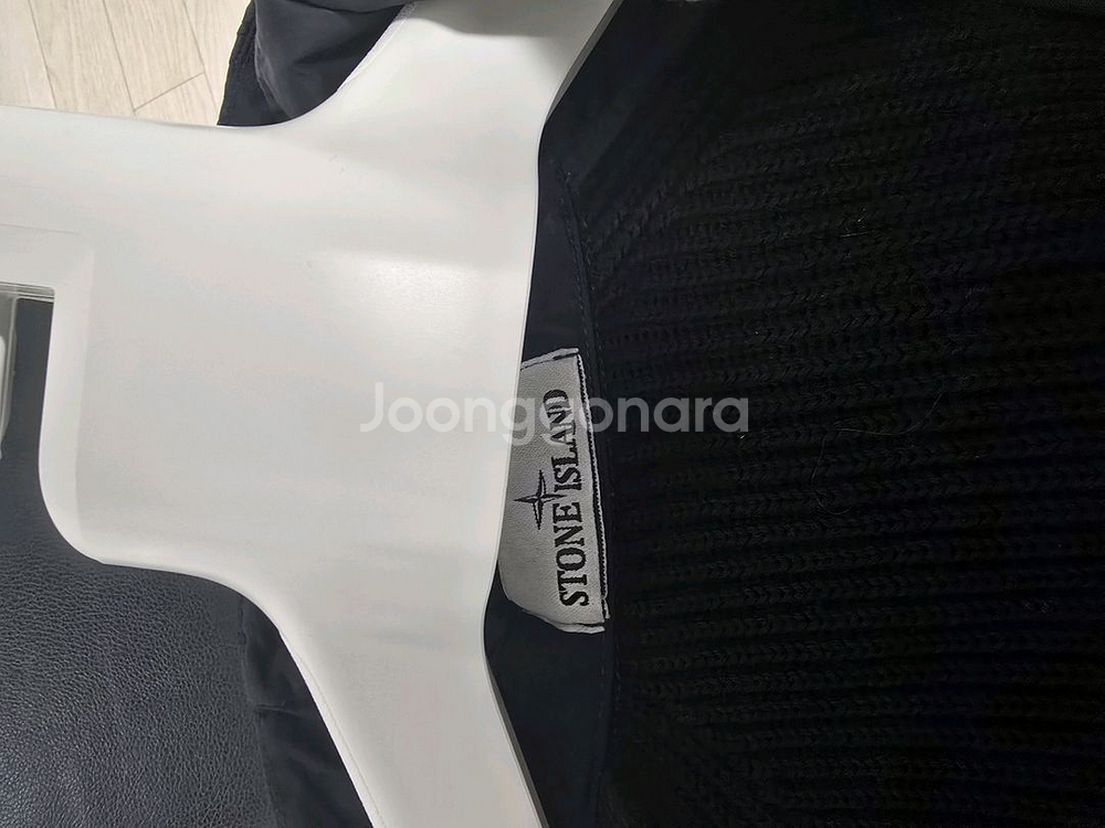 [L] 스톤아일랜드 크링클랩스 니트패딩--1