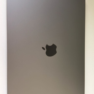 맥북에어 15인치 m3 스페이스 그레이 24g 1tb 액정끝쪽 흠집있어요