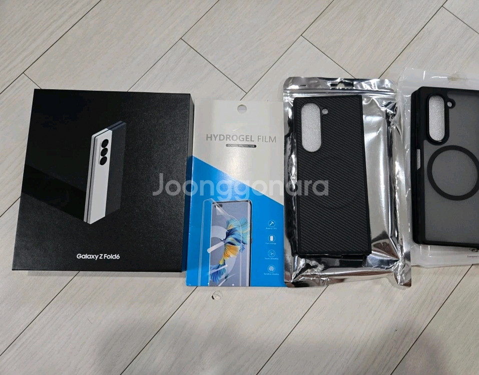 갤럭시 Z폴드6 화이트 1테라 미개봉--0