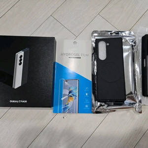 갤럭시 Z폴드6 화이트 1테라 미개봉