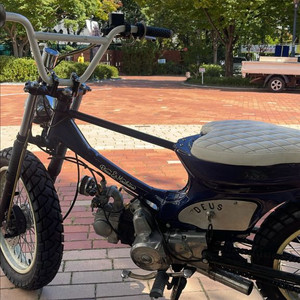 크라시코 게러지 언더본 커스텀 오토바이