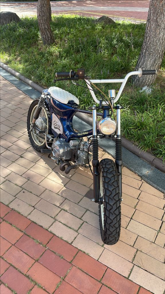 크라시코 게러지 언더본 커스텀 오토바이 이미지