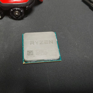 AMD 라이젠 2700X