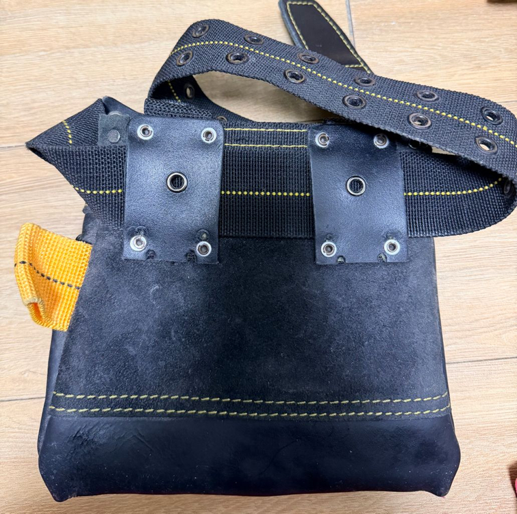 디월트 통가죽공구집 이미지