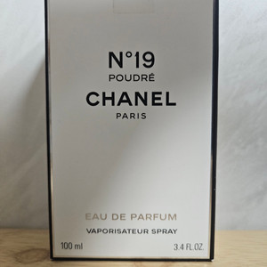 [CHANEL]넘버19 뿌드레 오 드 빠르펭(100ml)119490 새상품팝니다.