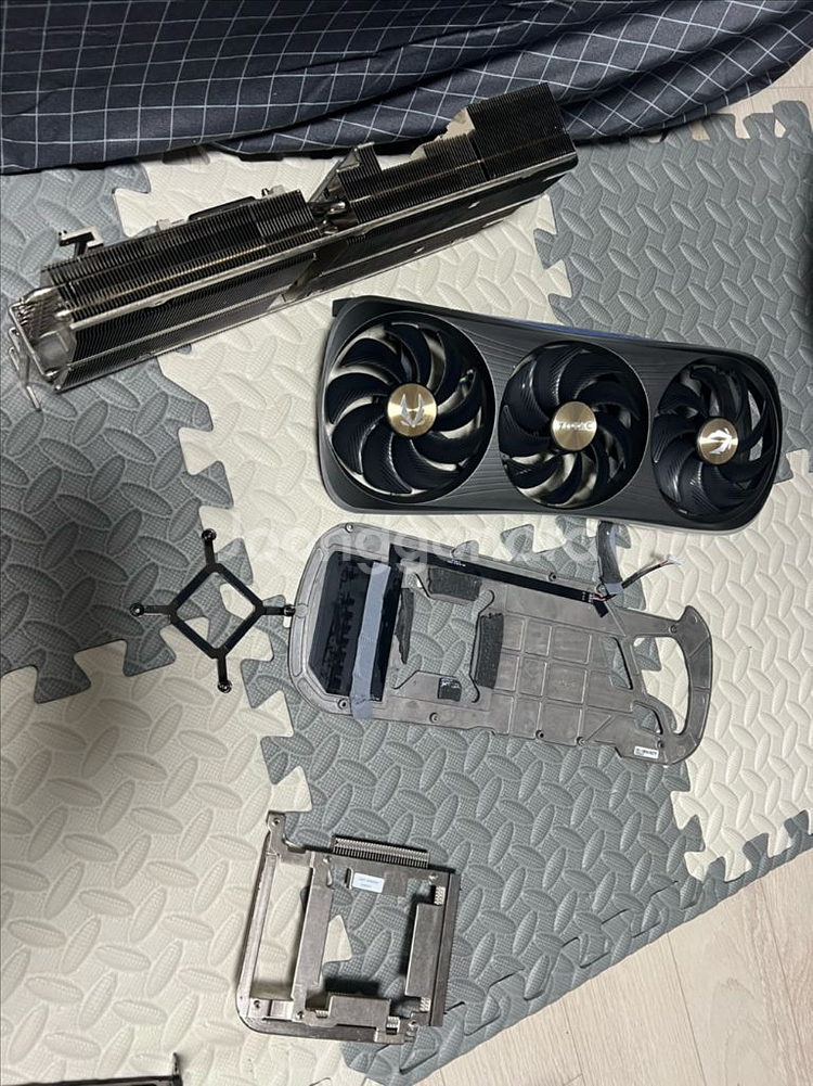 조텍 rtx4090 쿨러히트싱크백플--0