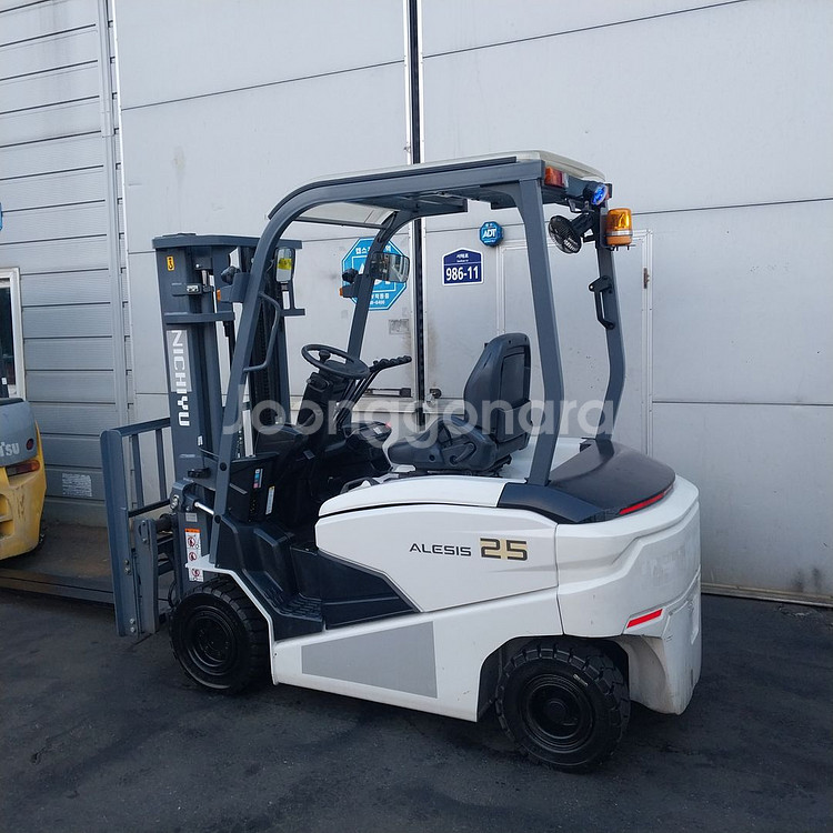 니찌유 전동지게차 2.5톤 사이드쉬프트장착 자동발양개식 복합형 2020년식--2