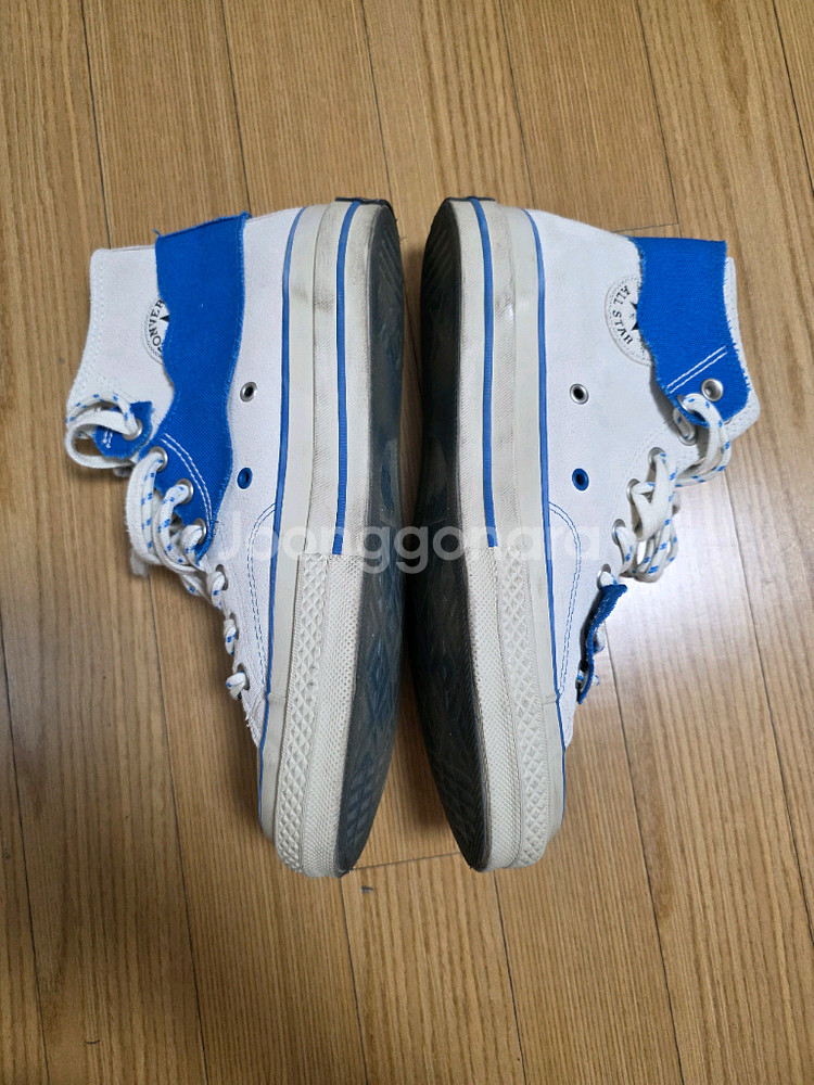 컨버스 x 아더에러 척 70 하이 화이트 270 사이즈--2