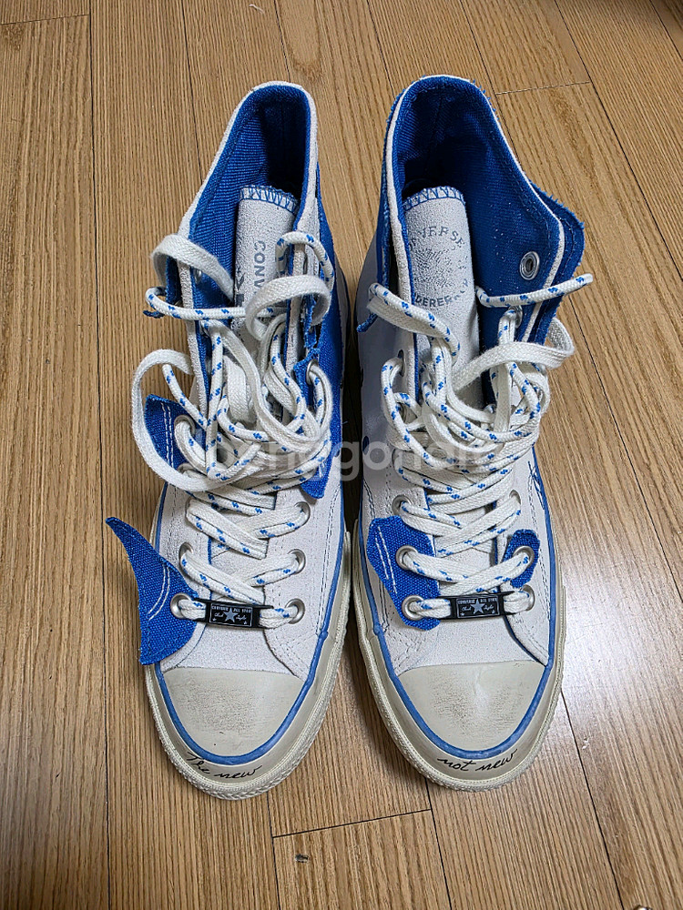 컨버스 x 아더에러 척 70 하이 화이트 270 사이즈--1