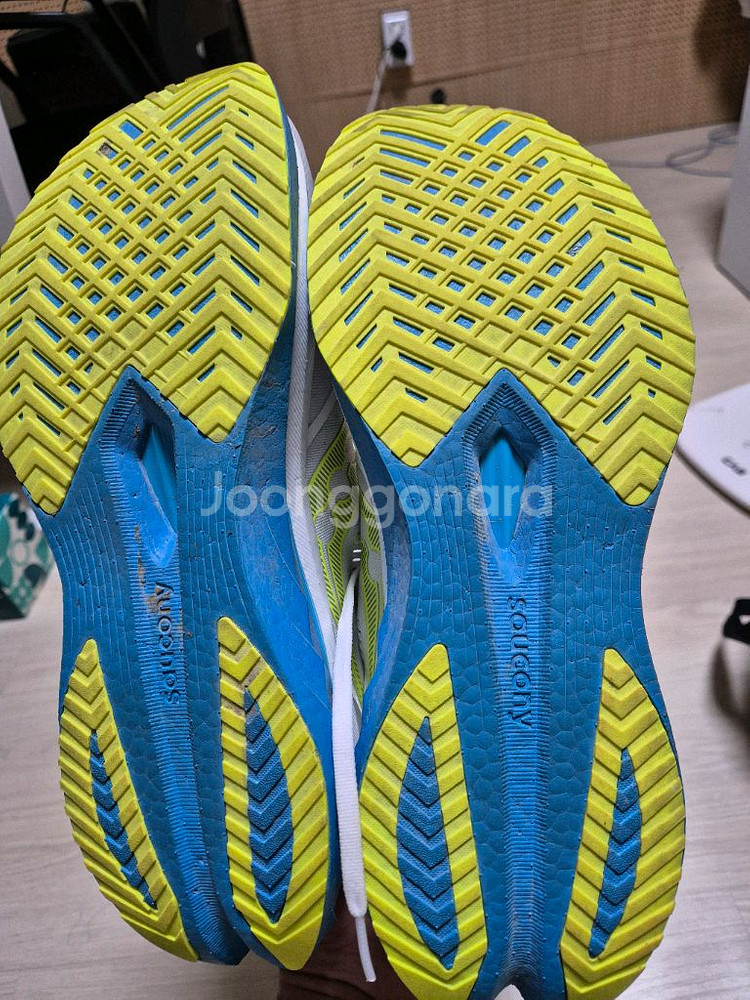 써코니 엔돌핀 스피드4 300사이즈 팜(10/20 구매)--2