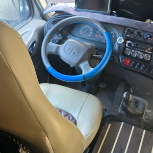 카운티 캠핑카 판매.04년식11만키로. 2700만원