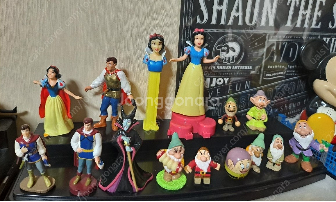 디즈니14 백설공주 피규어 벳지 액자 판매합니다--1