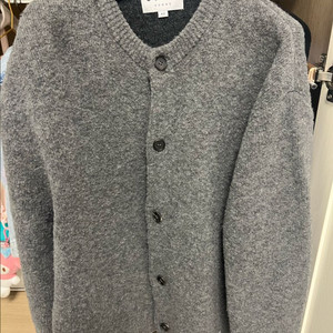 솔리드 옴므 24fw 라운드넥 니트 가디건 차콜그레이 48