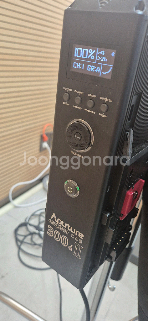 (조명)어퓨쳐 COB 300d II + 라이트돔 II--2