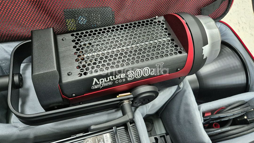 (조명)어퓨쳐 COB 300d II + 라이트돔 II--5